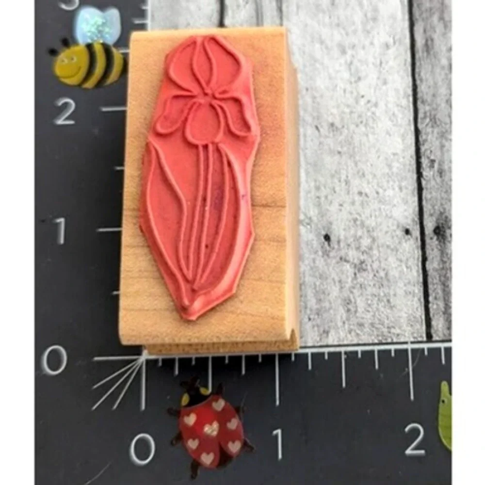 The Stamp Pad Flower Outline Rubber Stamp Wood #D94